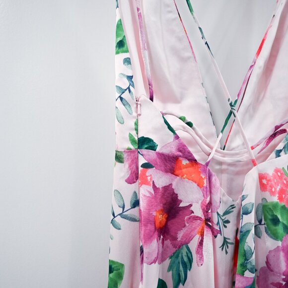 Fame and Partners Size 2 Deep V-Neck Floral Back Tie Maxi Dress - Picture 5 of 8